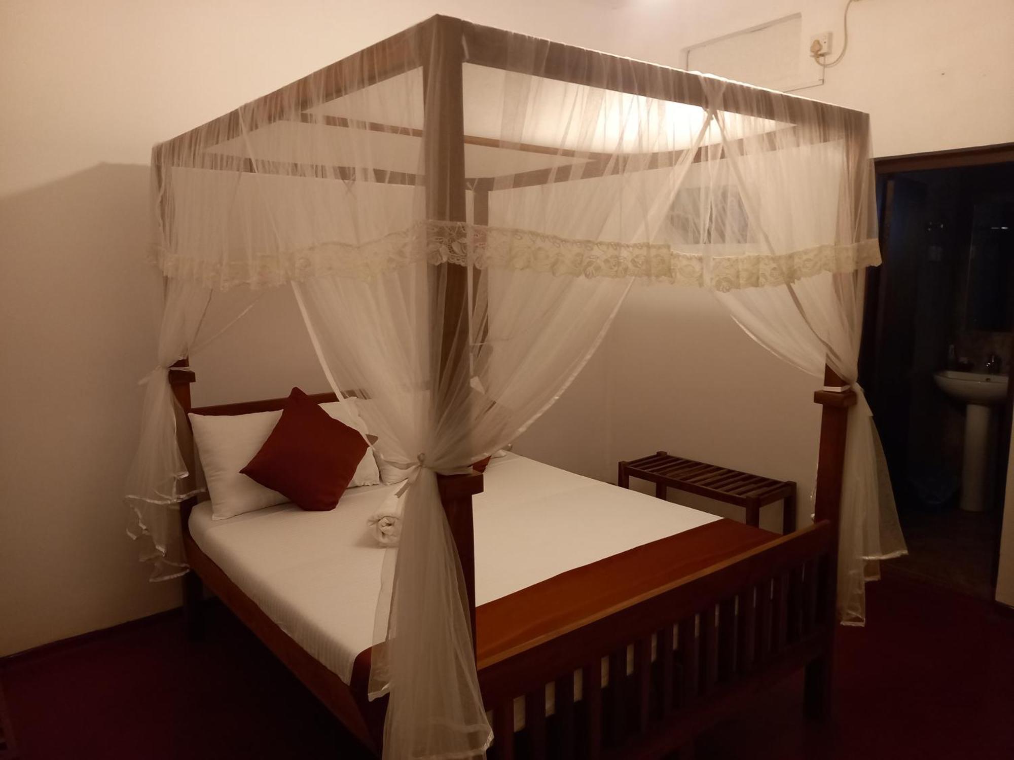 Mahaweli Shades Hotel Канди Екстериор снимка