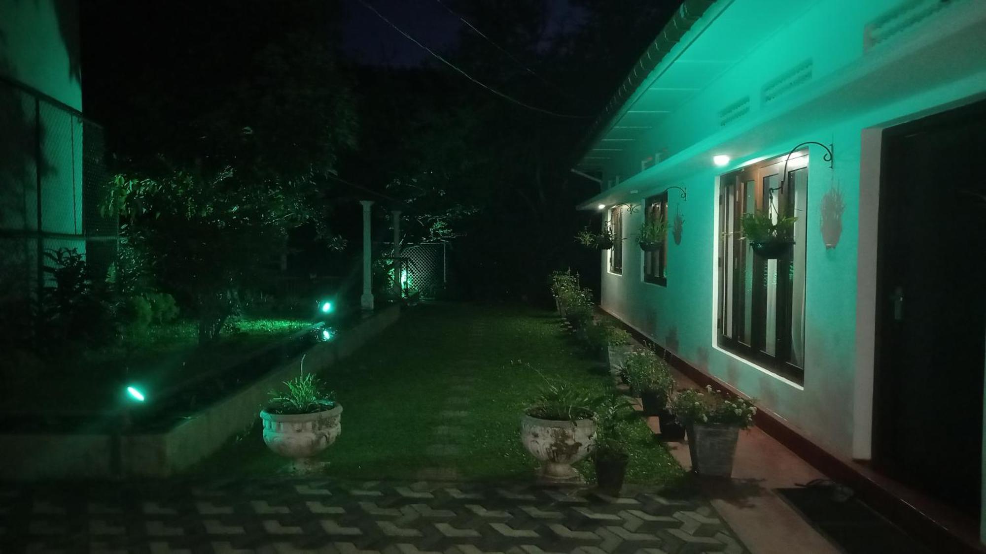 Mahaweli Shades Hotel Канди Екстериор снимка