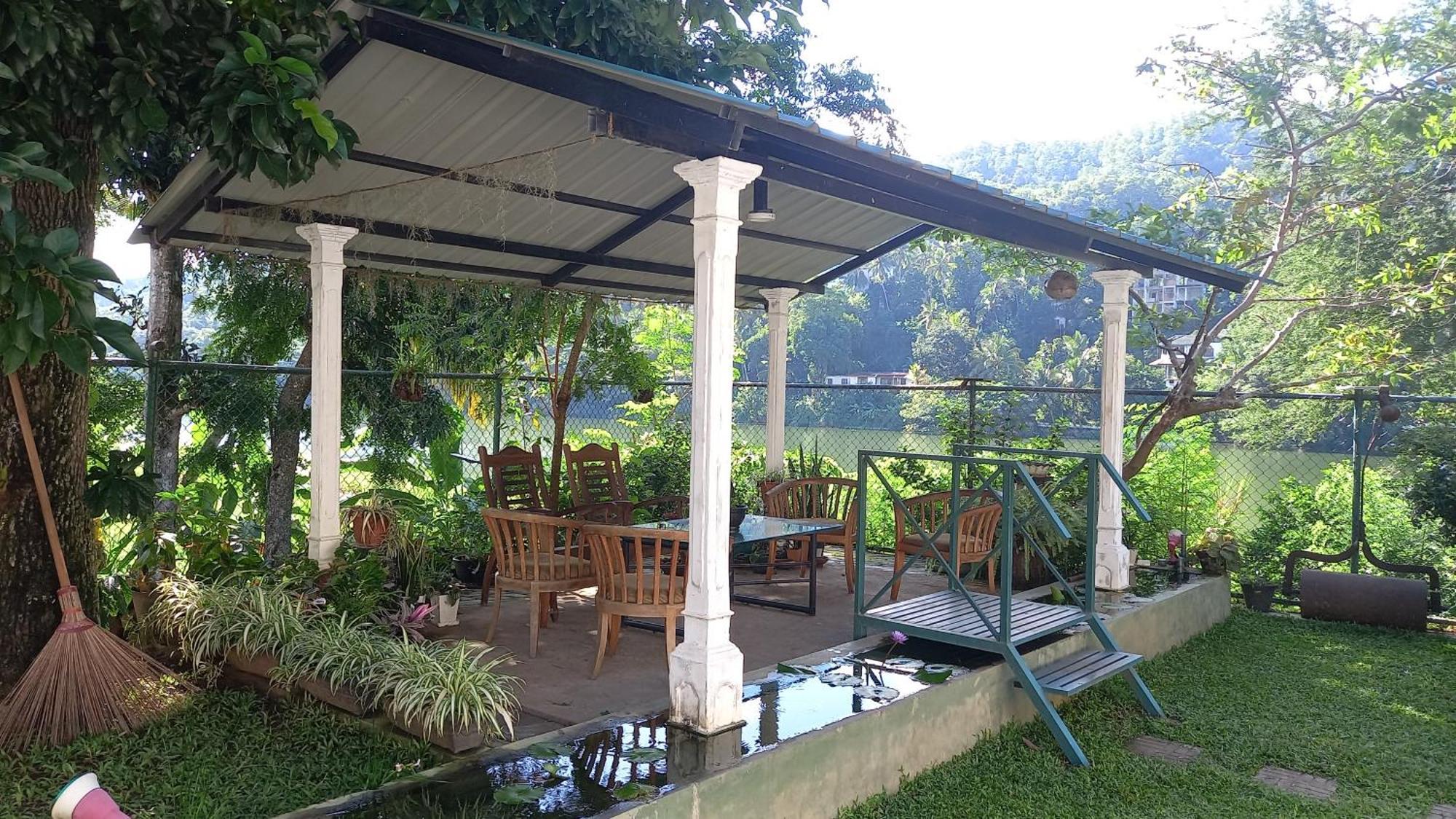 Mahaweli Shades Hotel Канди Екстериор снимка