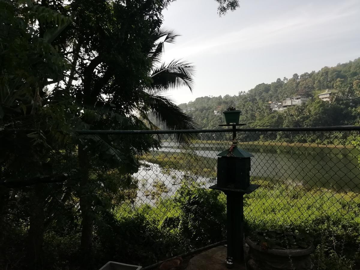 Mahaweli Shades Hotel Канди Екстериор снимка