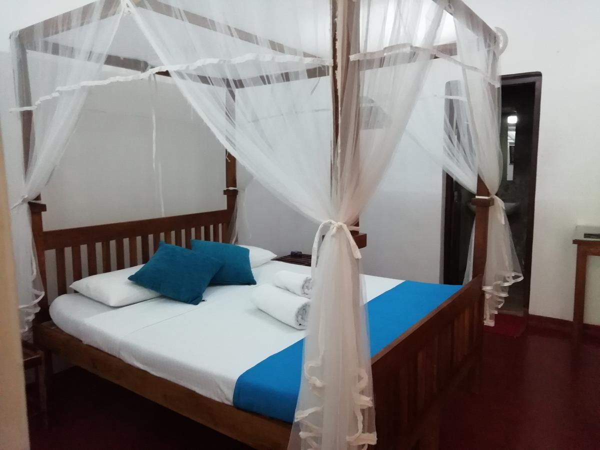 Mahaweli Shades Hotel Канди Екстериор снимка
