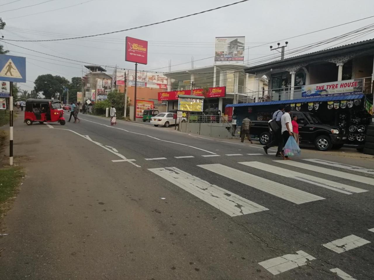 Mahaweli Shades Hotel Канди Екстериор снимка