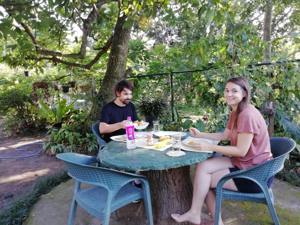 Mahaweli Shades Hotel Канди Екстериор снимка