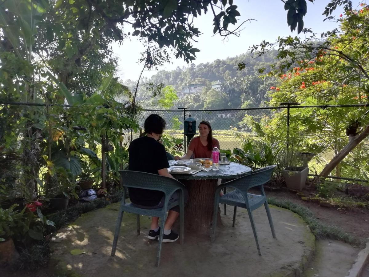 Mahaweli Shades Hotel Канди Екстериор снимка