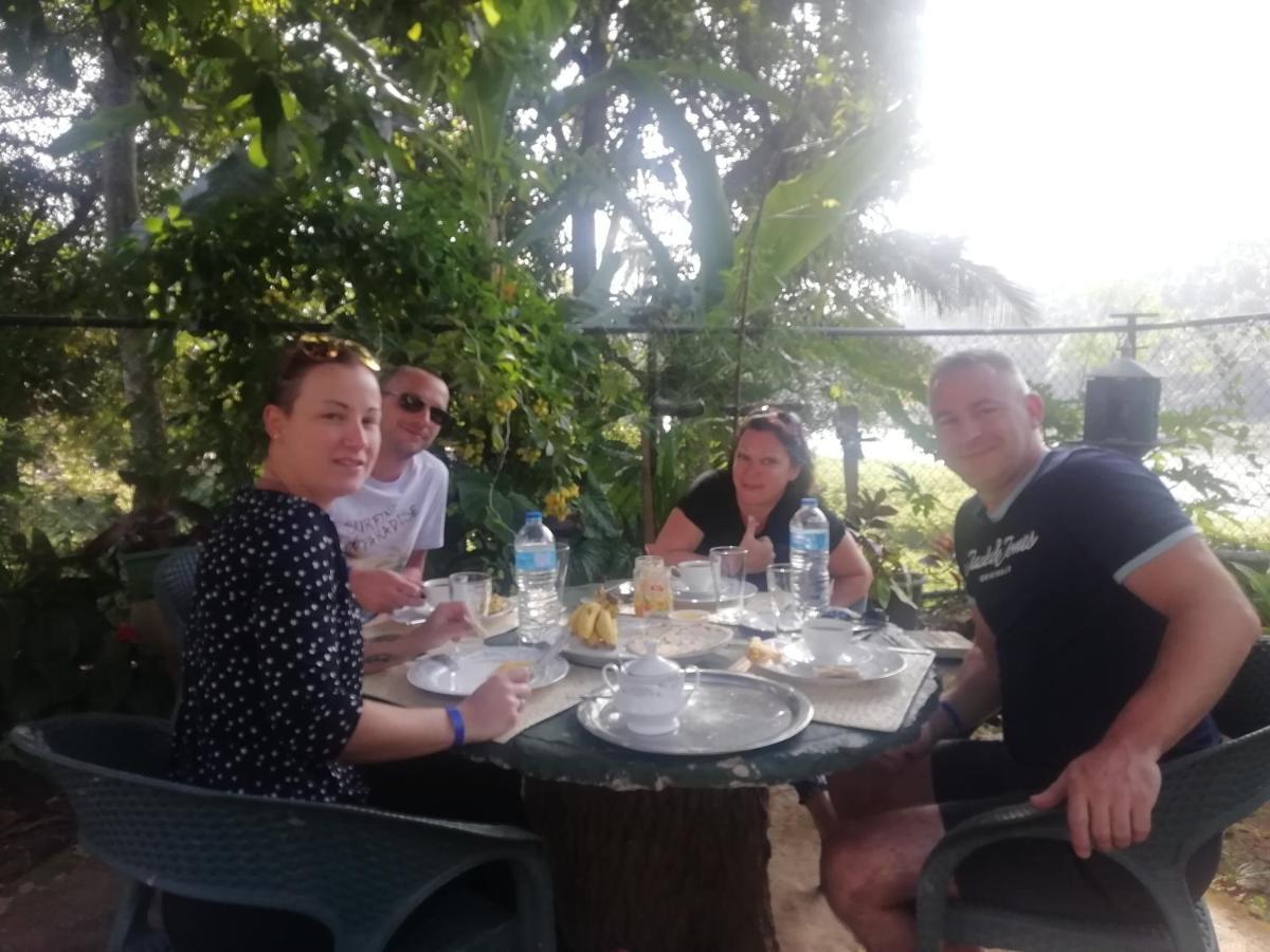 Mahaweli Shades Hotel Канди Екстериор снимка